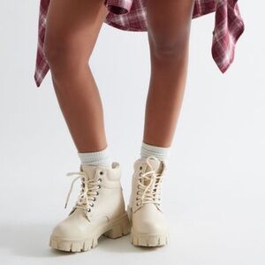 Charlotte Russe Light Beige Lug Sole Lace Up Combat Boots Size 8